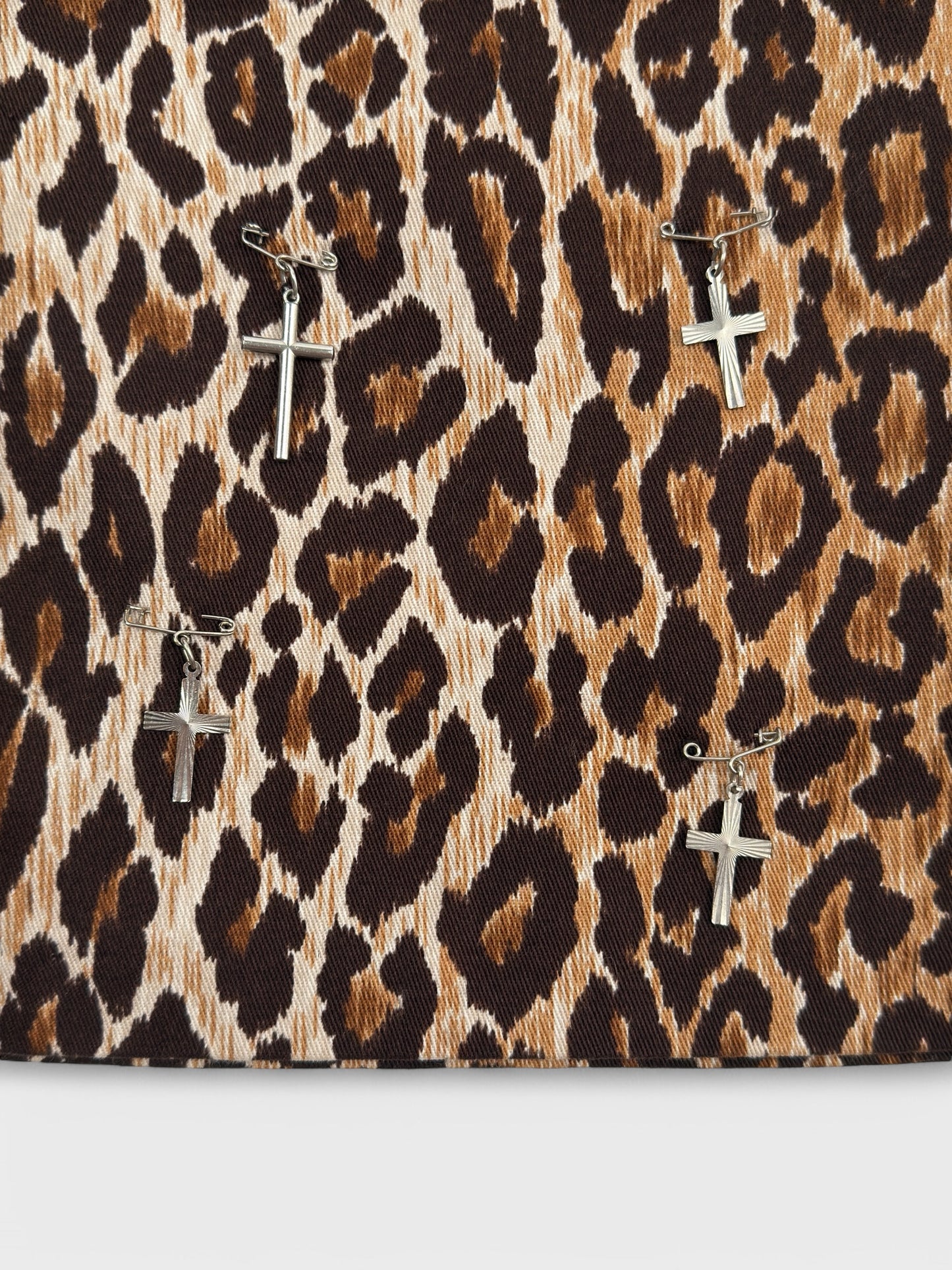 D&G by Dolce&Gabbana SS 2000 Leopard Cross Pins Miniskirt - Relova Archiva