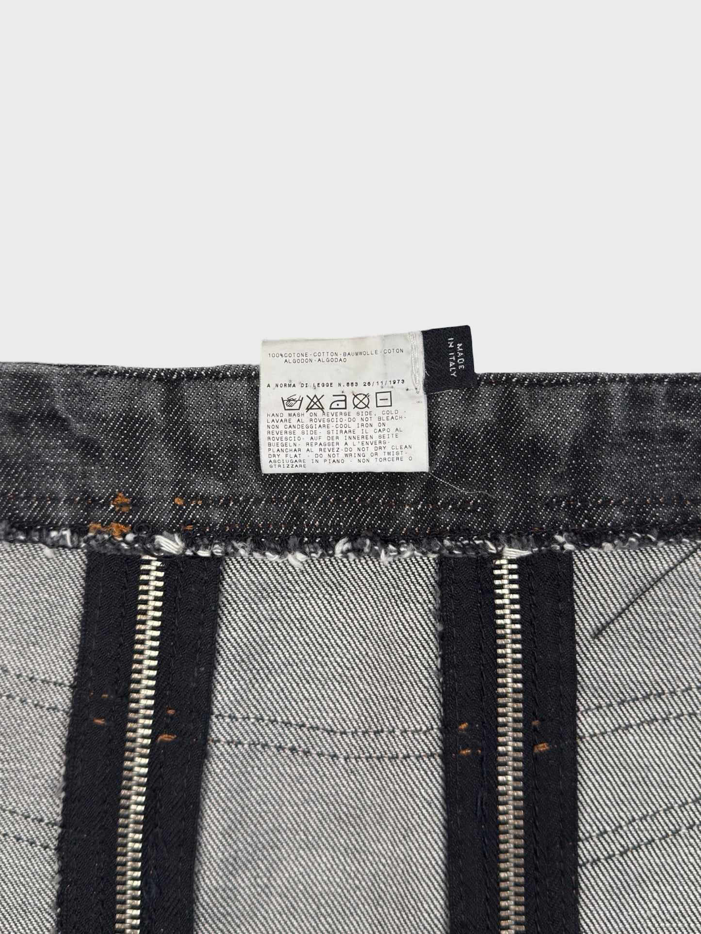 D&G by Dolce&Gabbana FW 2003 Multi Zip Denim Skirt - Relova Archiva