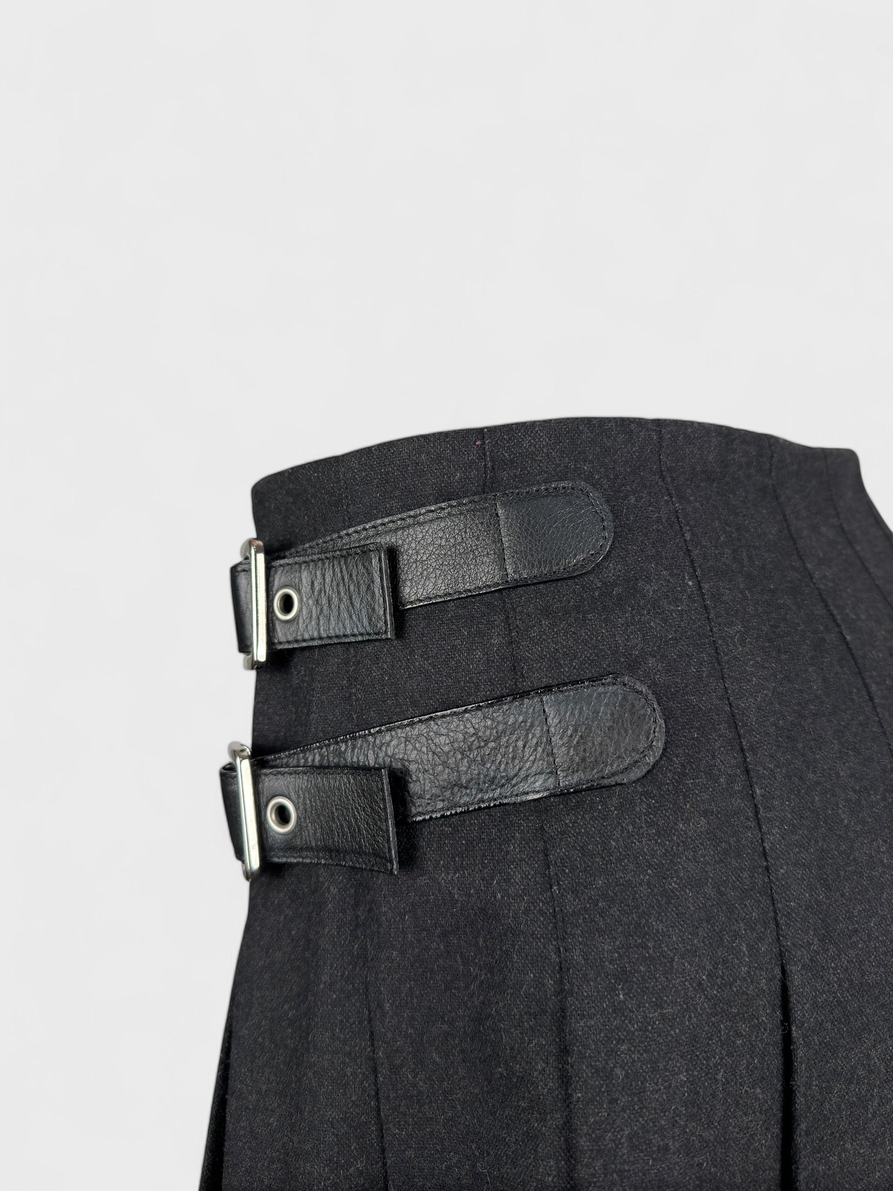 D&G by Dolce&Gabbana FW 2003 Pleated Wool Skirt - Relova Archiva