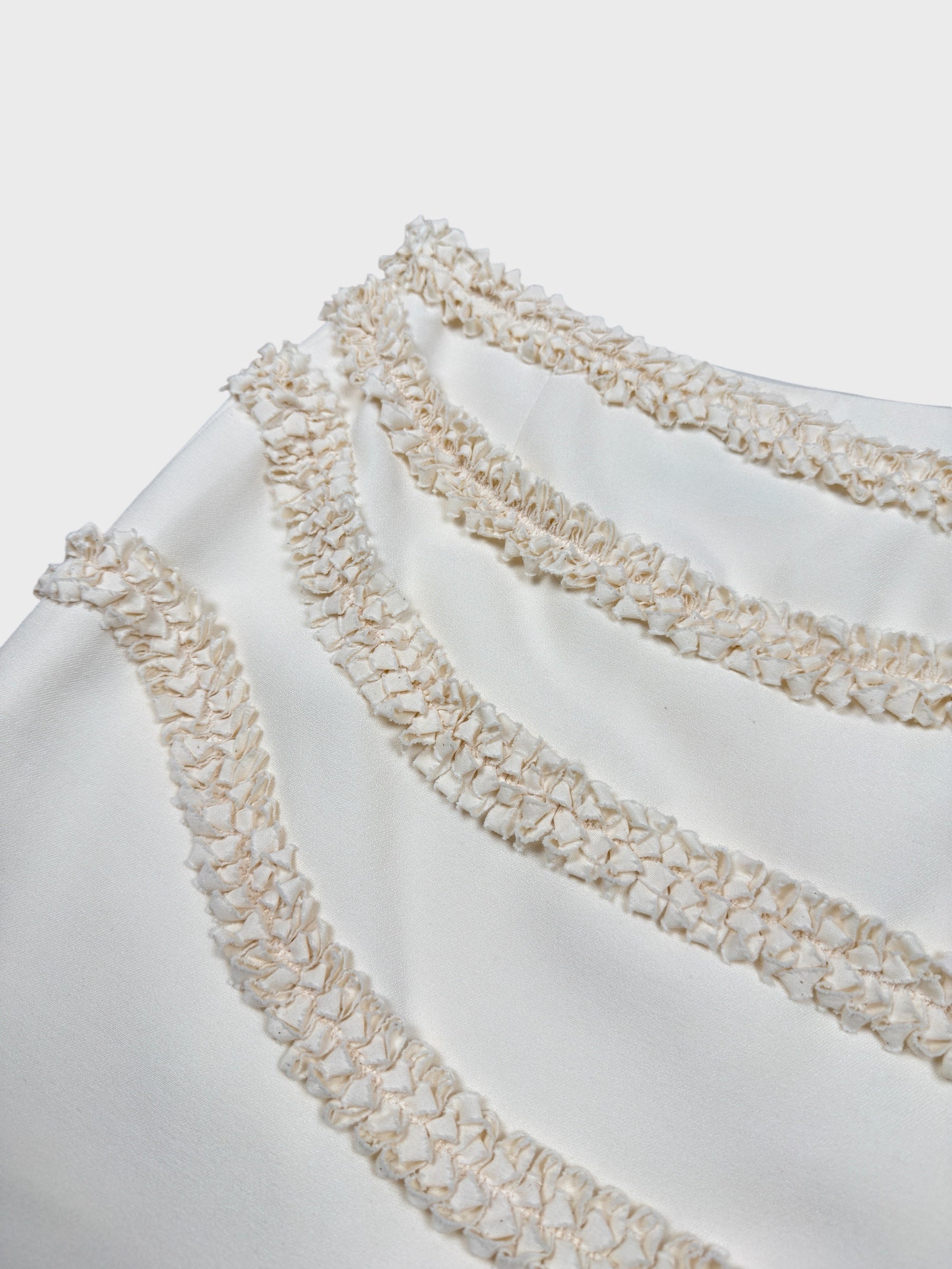Moschino Cheap And Chic 1990s "Nature Friendly Garment" Rouches Tailleur - Relova Archiva