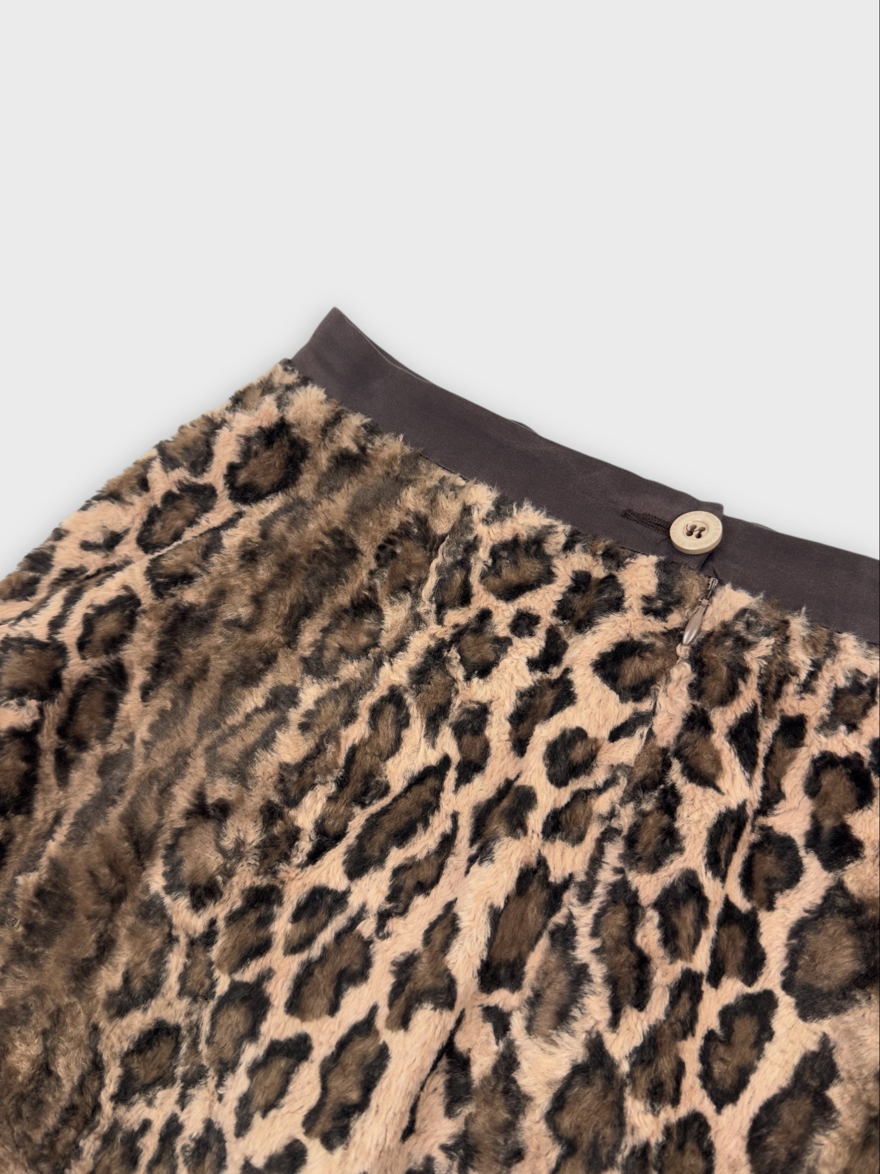 Vintage 1990s Dolce & Gabbana faux-fur leopard-print midi skirt with straight silhouette.