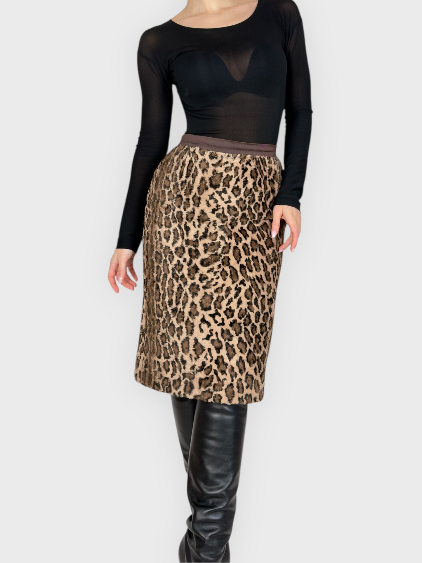 Vintage 1990s Dolce & Gabbana faux-fur leopard-print midi skirt with straight silhouette.