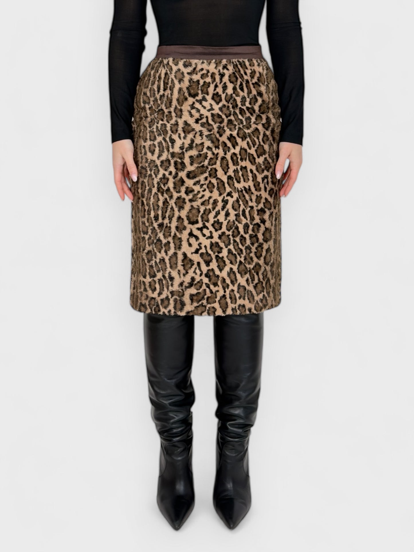 Vintage 1990s Dolce & Gabbana faux-fur leopard-print midi skirt with straight silhouette.