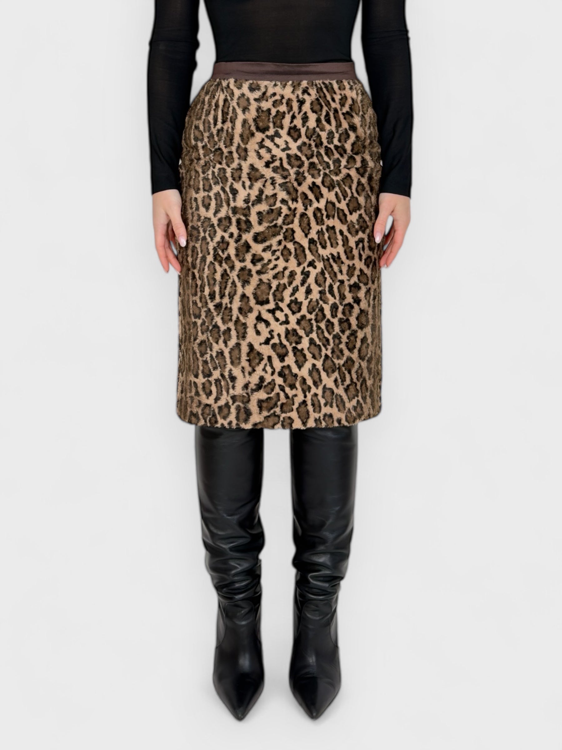 Vintage 1990s Dolce & Gabbana faux-fur leopard-print midi skirt with straight silhouette.
