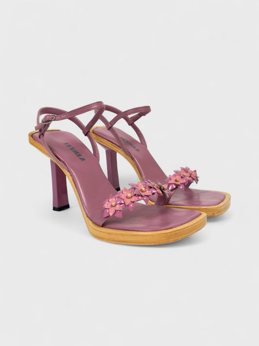 Le Silla early 2000s wooden heels with mauve leather upper and floral appliqués.