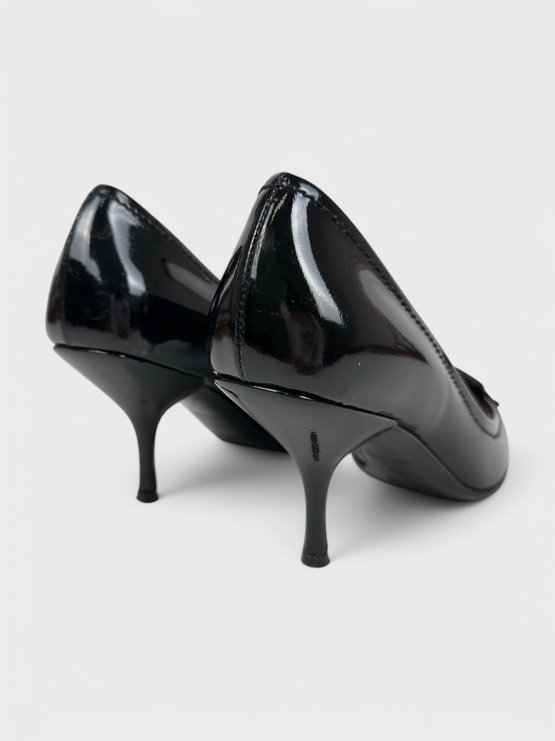 Miu Miu FW 2003 Vernice Glamour black patent leather décolleté pumps.