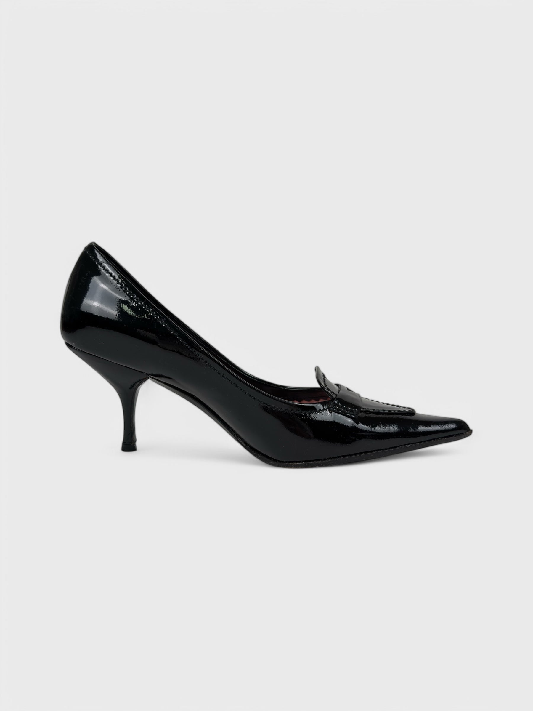 Miu Miu FW 2003 Vernice Glamour black patent leather décolleté pumps.