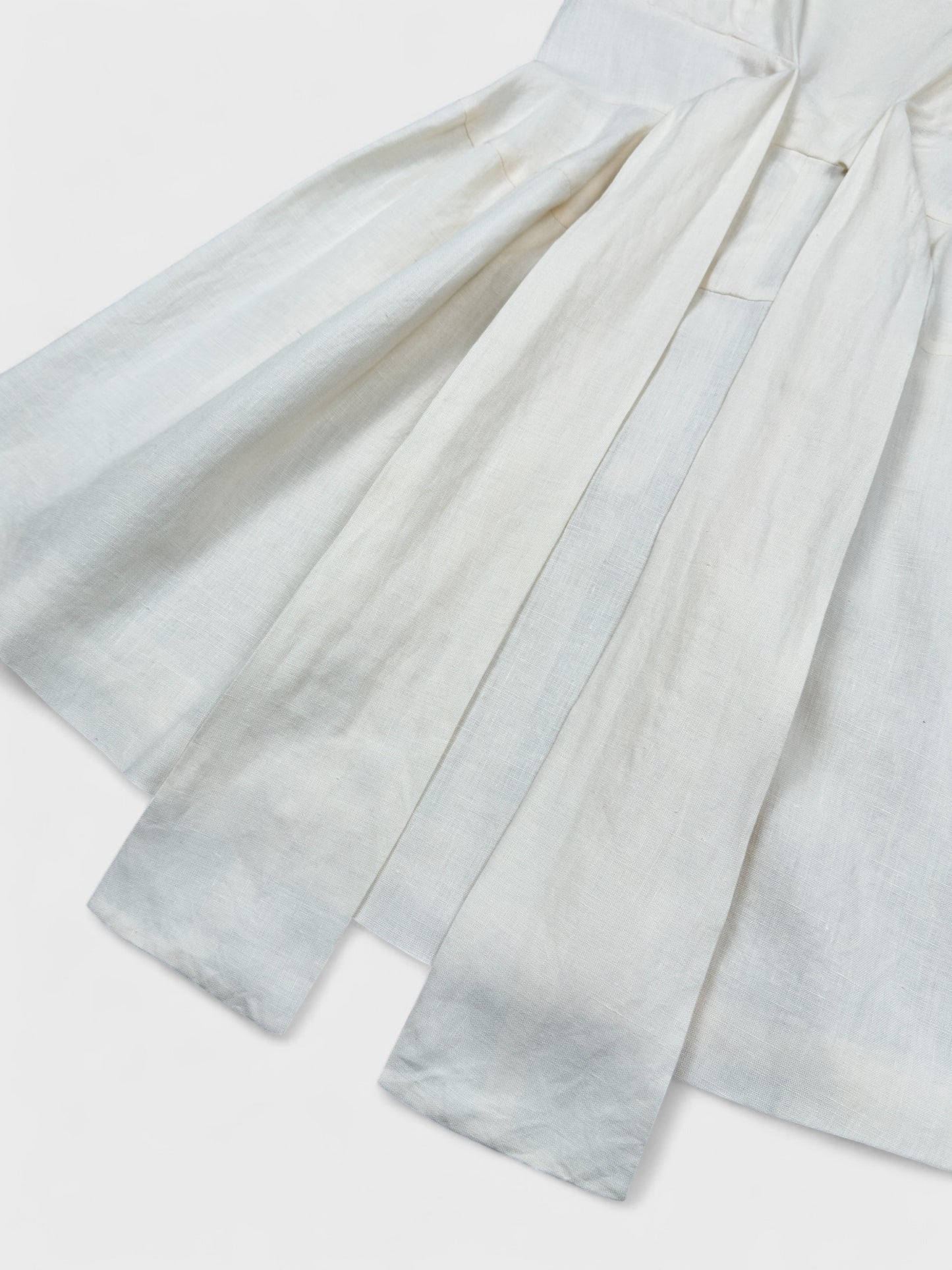 Moschino Cheap And Chic 1990s linen bow dress with front ribbon detail.